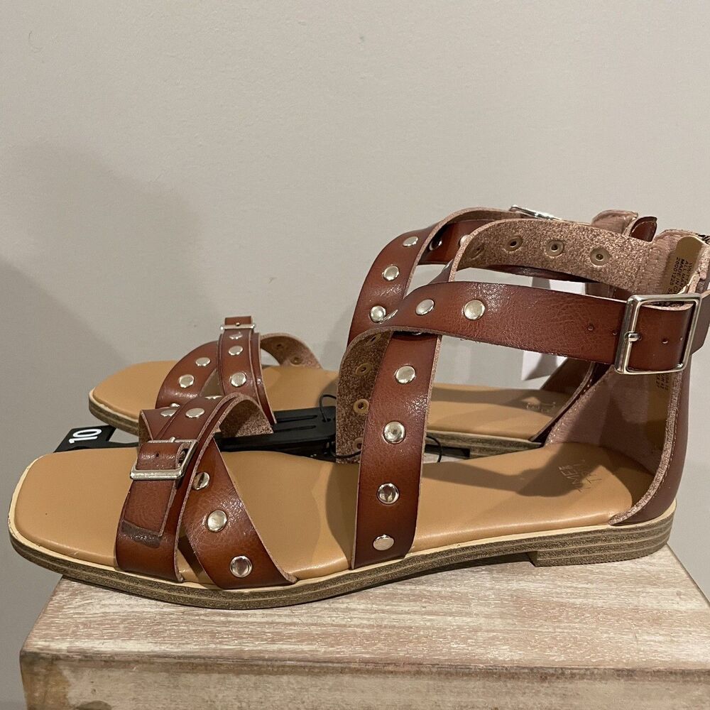 TIME & TRU Women's Size 10 Studded Gladiator Sandals Faux Brown Leather NWT box